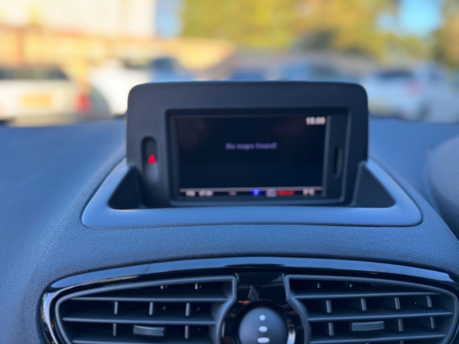 Used Renault Clio 2012 for sale - 76988113: Photo 12