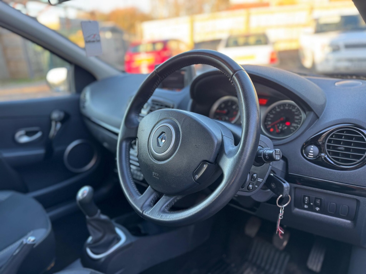 Used Renault Clio 2012 for sale - 76988113: Photo 19