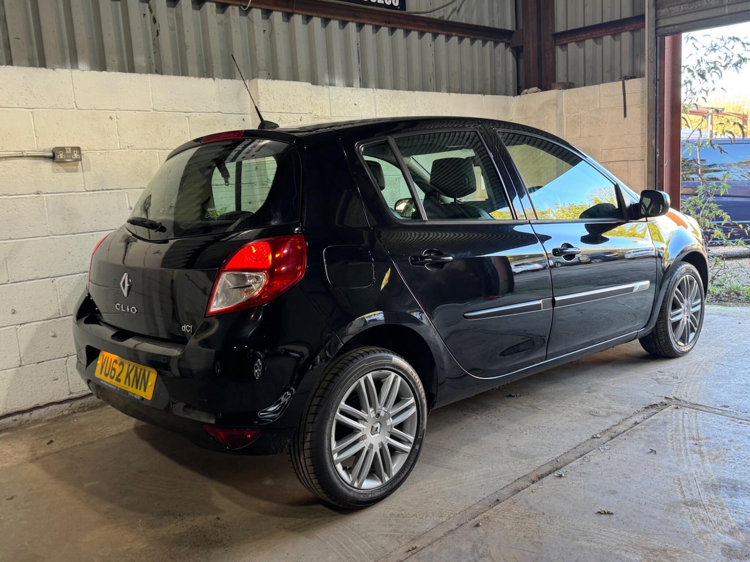 Used Renault Clio 2012 for sale - 76988113: Photo 6