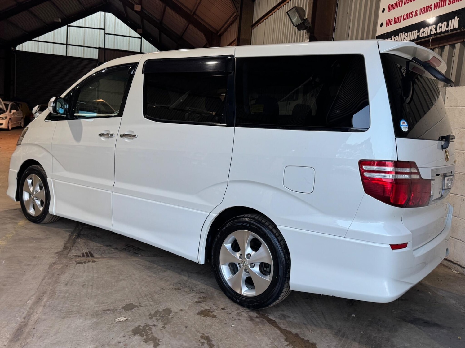 Used Toyota Alphard for sale - 76634051: Photo 17