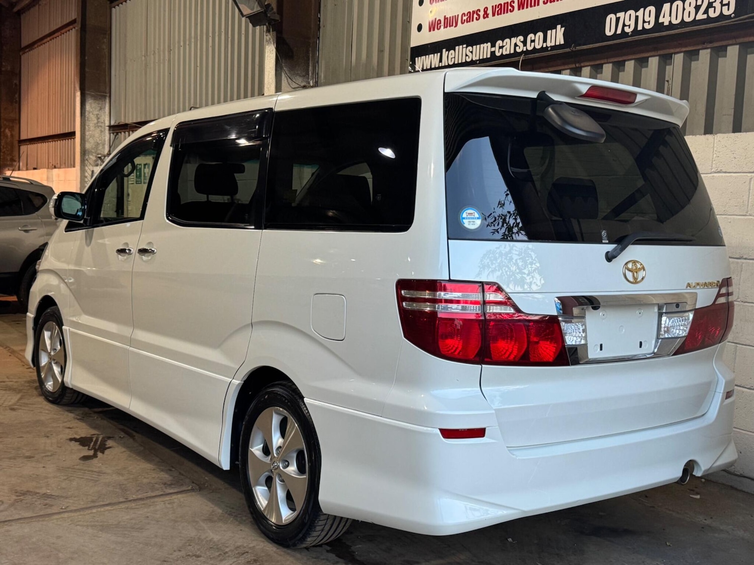 Used Toyota Alphard for sale - 76634051: Photo 4