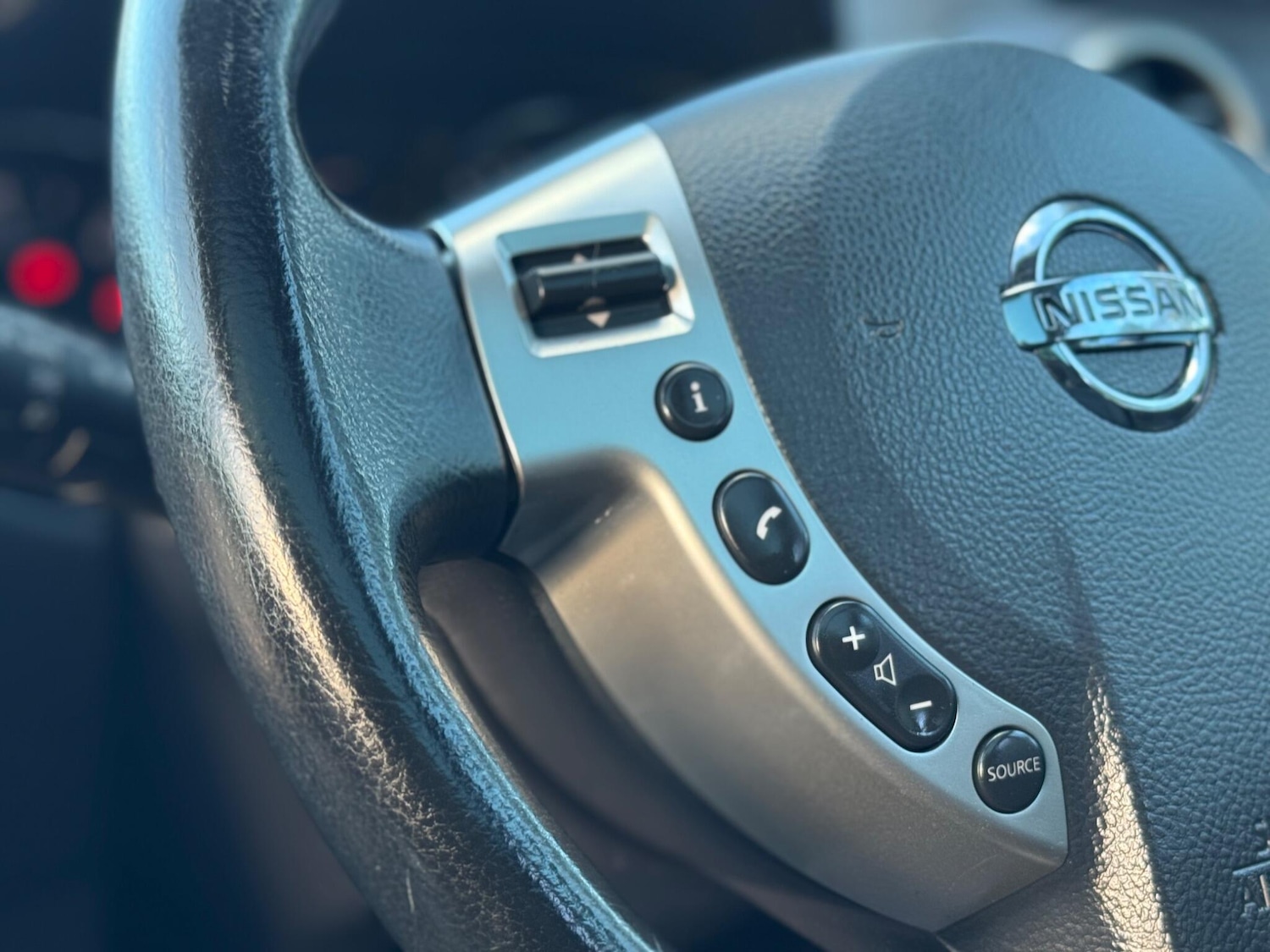 Used Nissan Qashqai for sale - 76635405: Photo 25