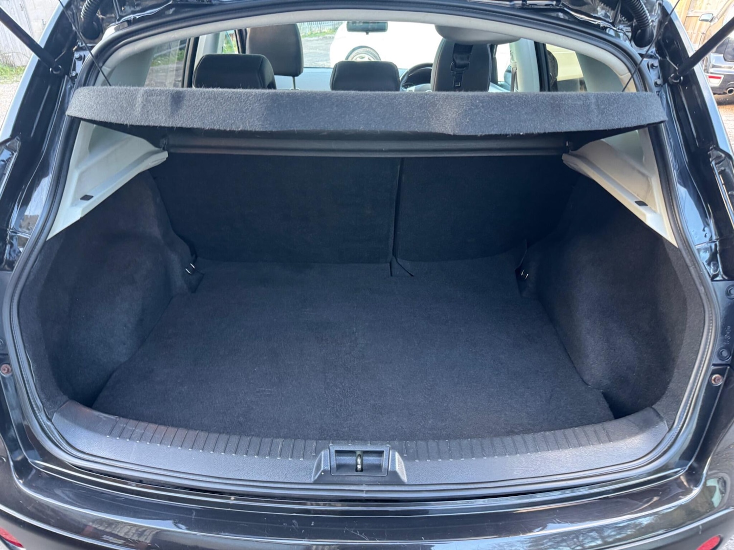 Used Nissan Qashqai for sale - 76635405: Photo 31