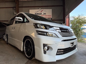Used Toyota Vellfire 2014 for sale - 78989207: Photo