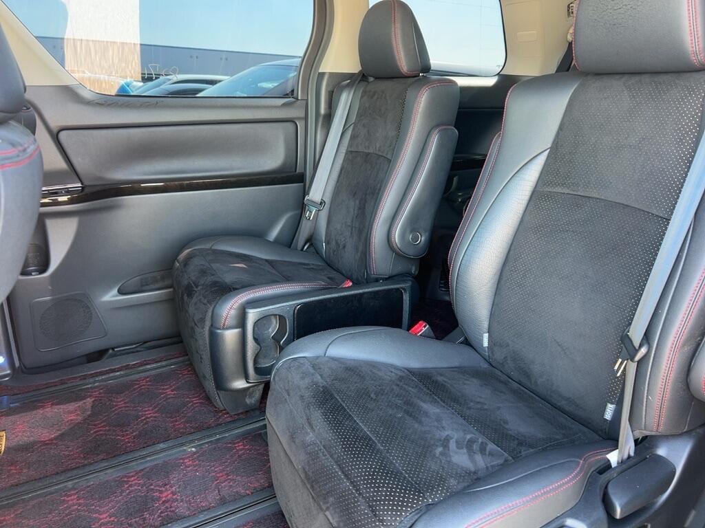 Used Toyota Vellfire for sale - 77924877: Photo 4