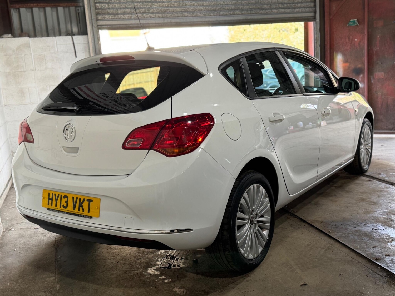 Used Vauxhall Astra 2013 for sale - 77330949: Photo 12