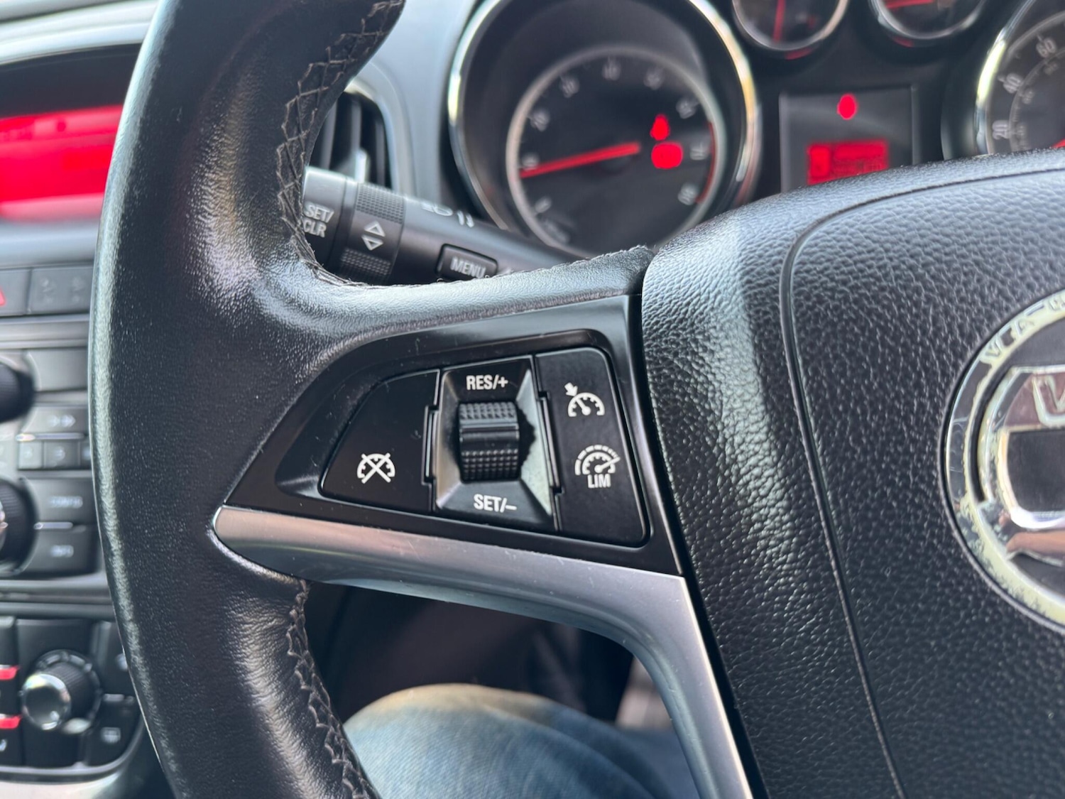 Used Vauxhall Astra 2013 for sale - 77330949: Photo 18