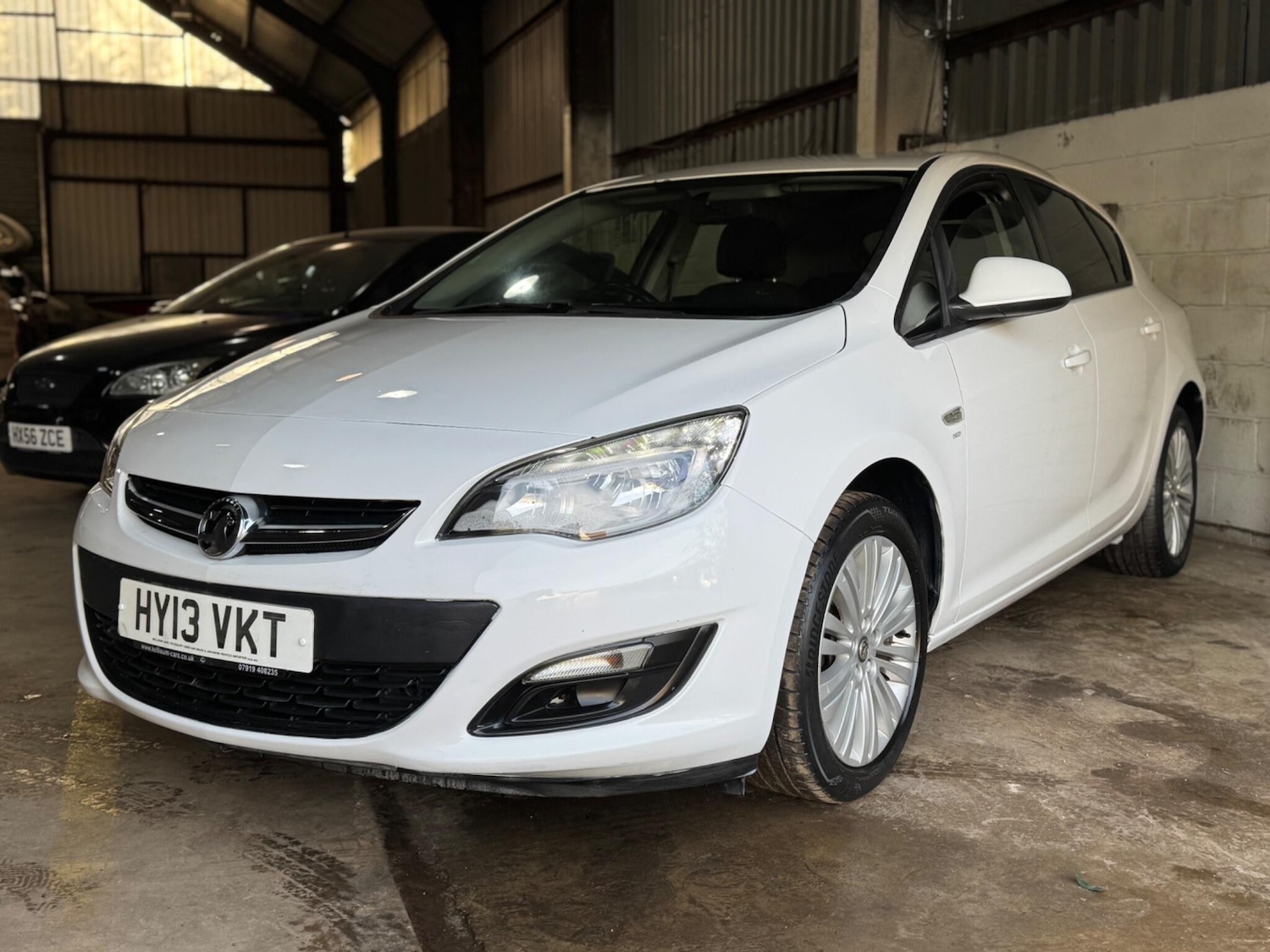 Used Vauxhall Astra 2013 for sale - 77330949: Photo 6