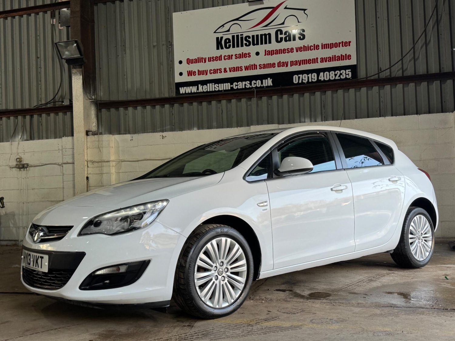 Used Vauxhall Astra 2013 for sale - 77330949: Photo 9