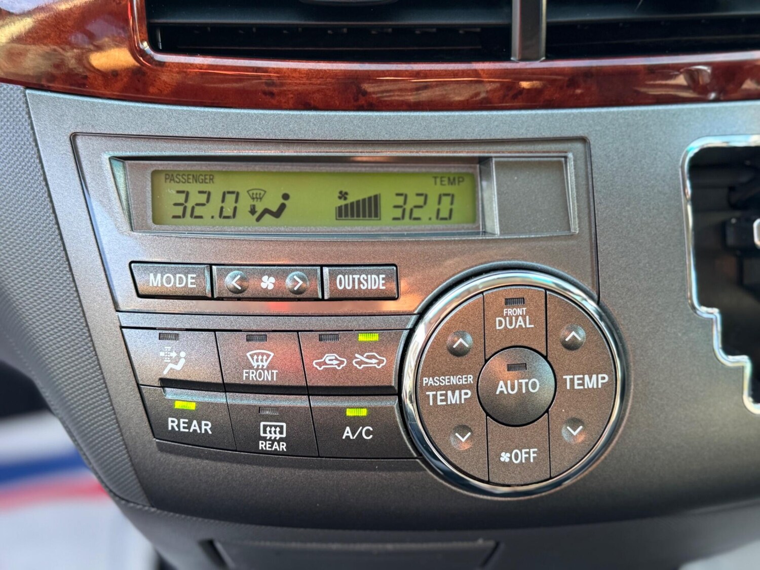 Used Toyota Estima for sale - 77697830: Photo 38