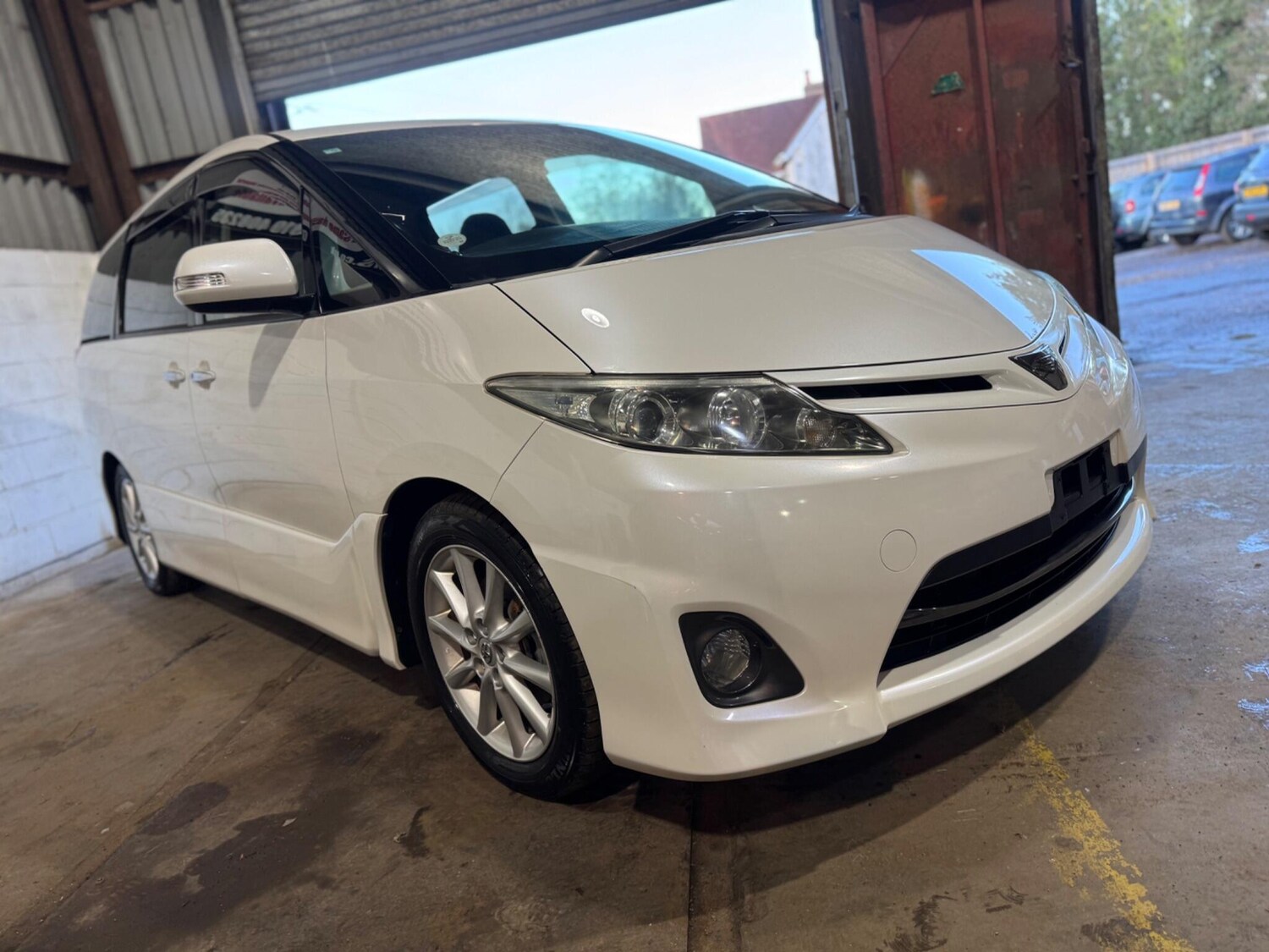 Used Toyota Estima for sale - 77697830: Photo 61