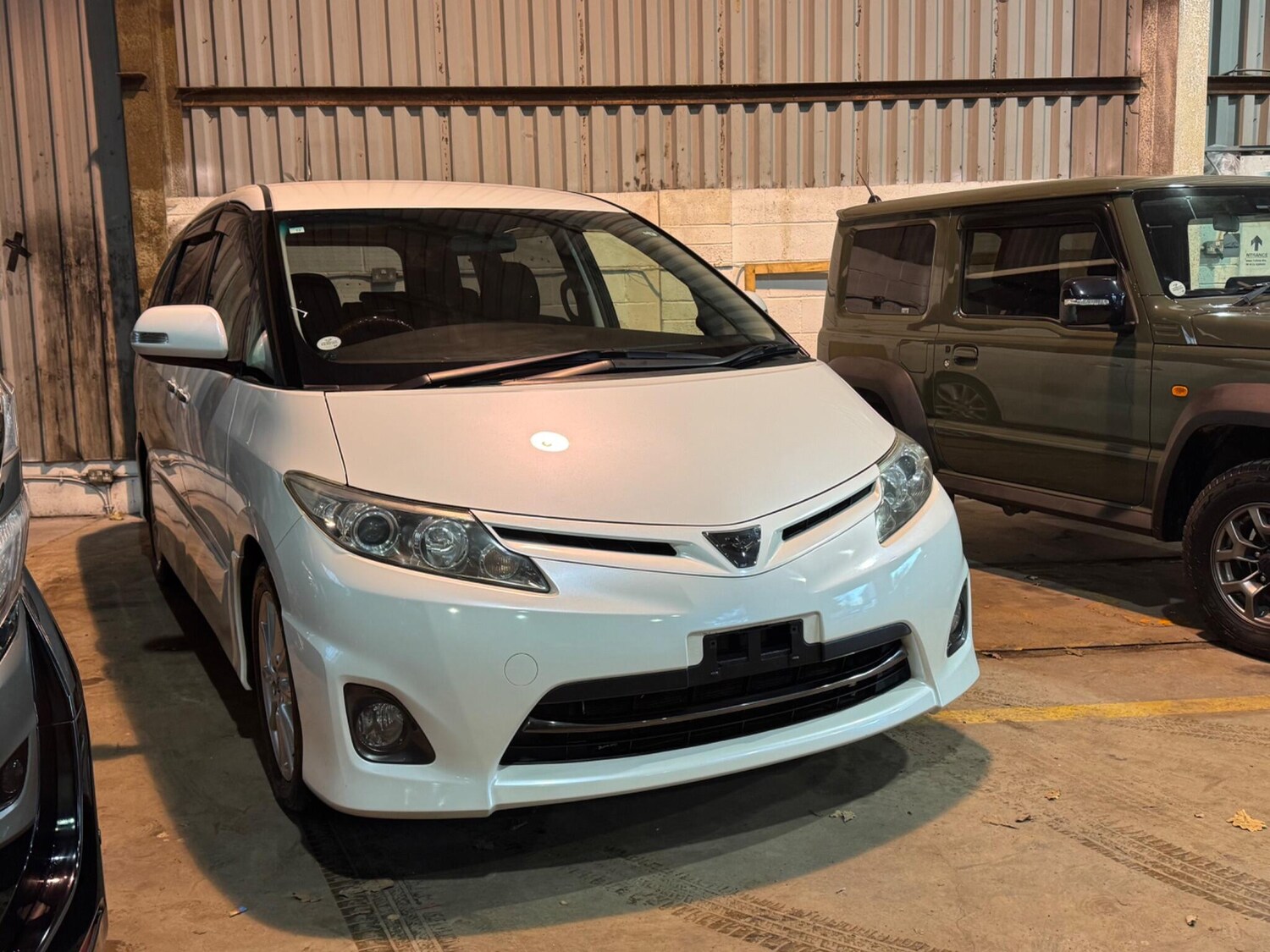 Used Toyota Estima for sale - 77697830: Photo 65