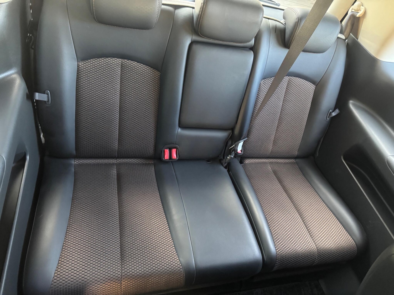 Used Nissan Elgrand 2025 for sale - 76635411: Photo 51