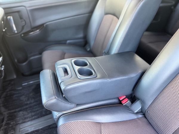 Used Nissan Elgrand for sale - 76251054: Photo 30