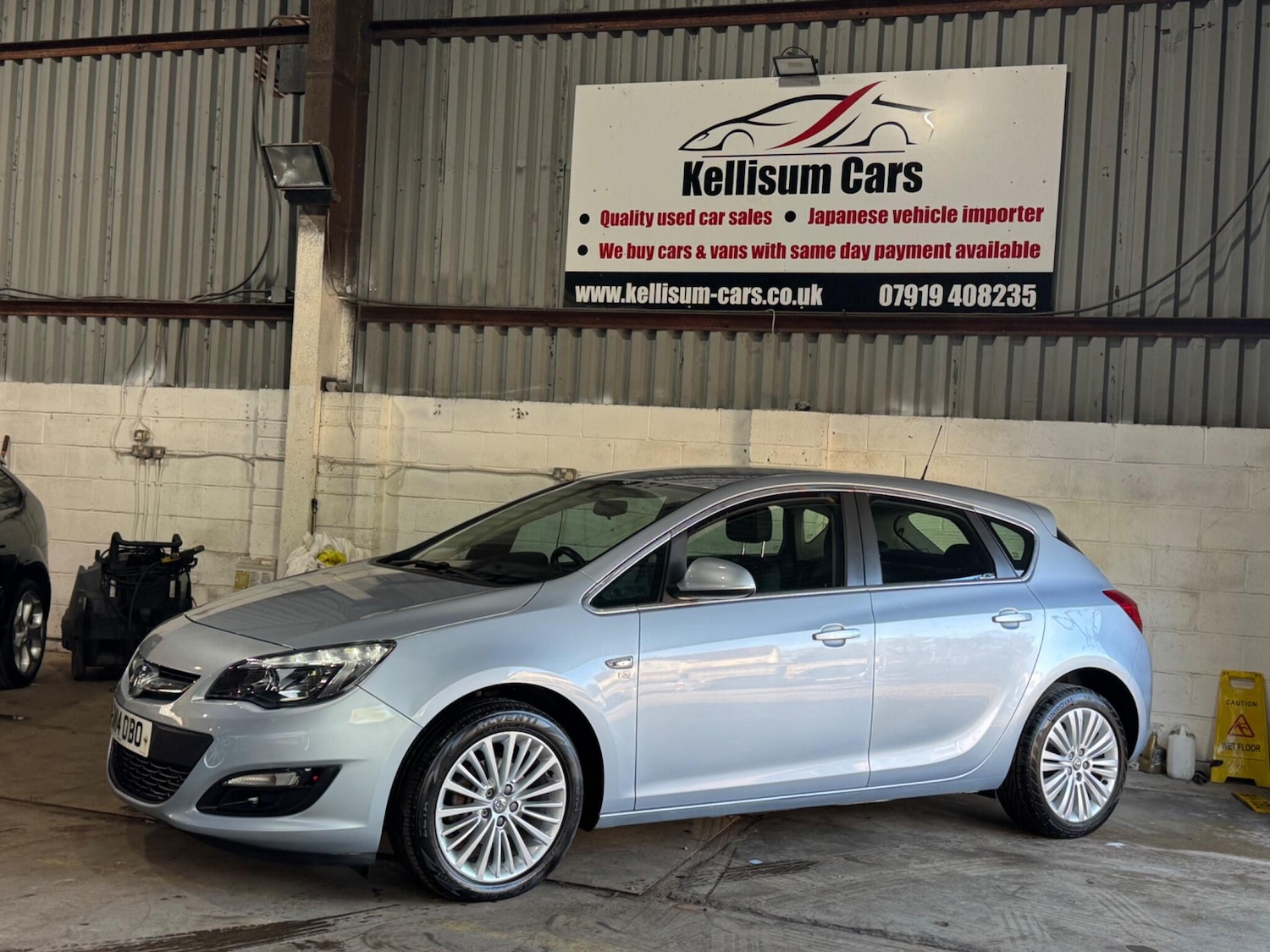 Used Vauxhall Astra 2014 for sale - 77695468: Photo 2