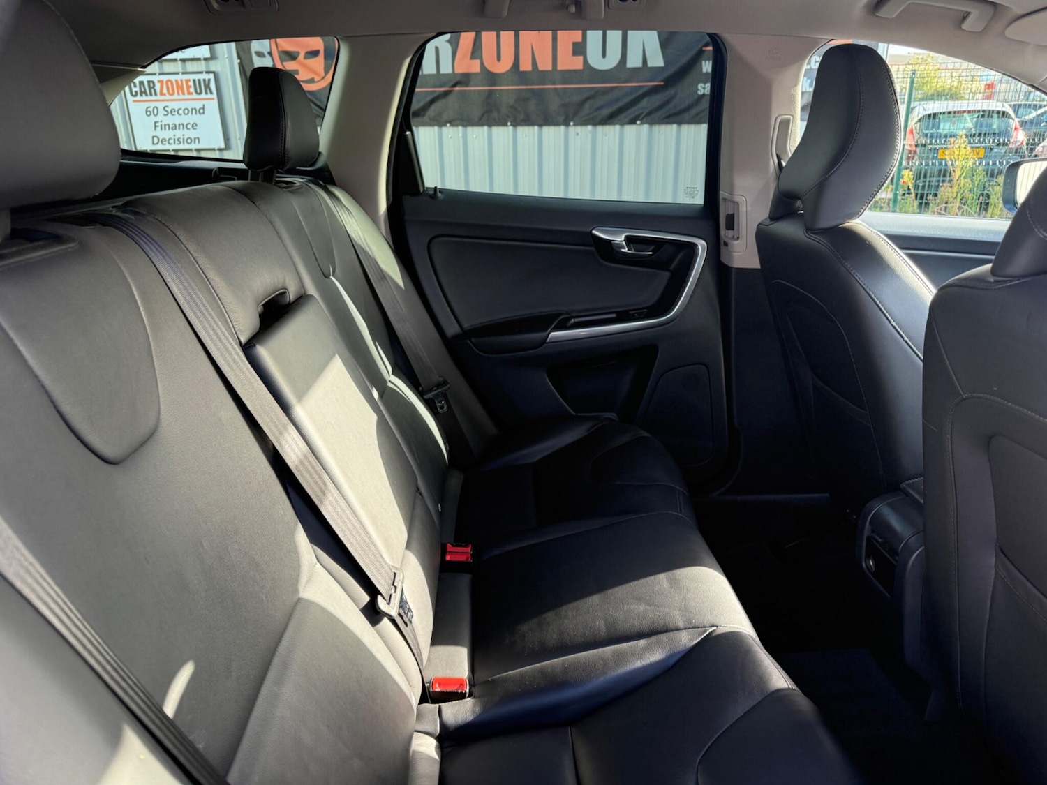 Used Volvo XC60 2017 for sale - 76688835: Photo 14