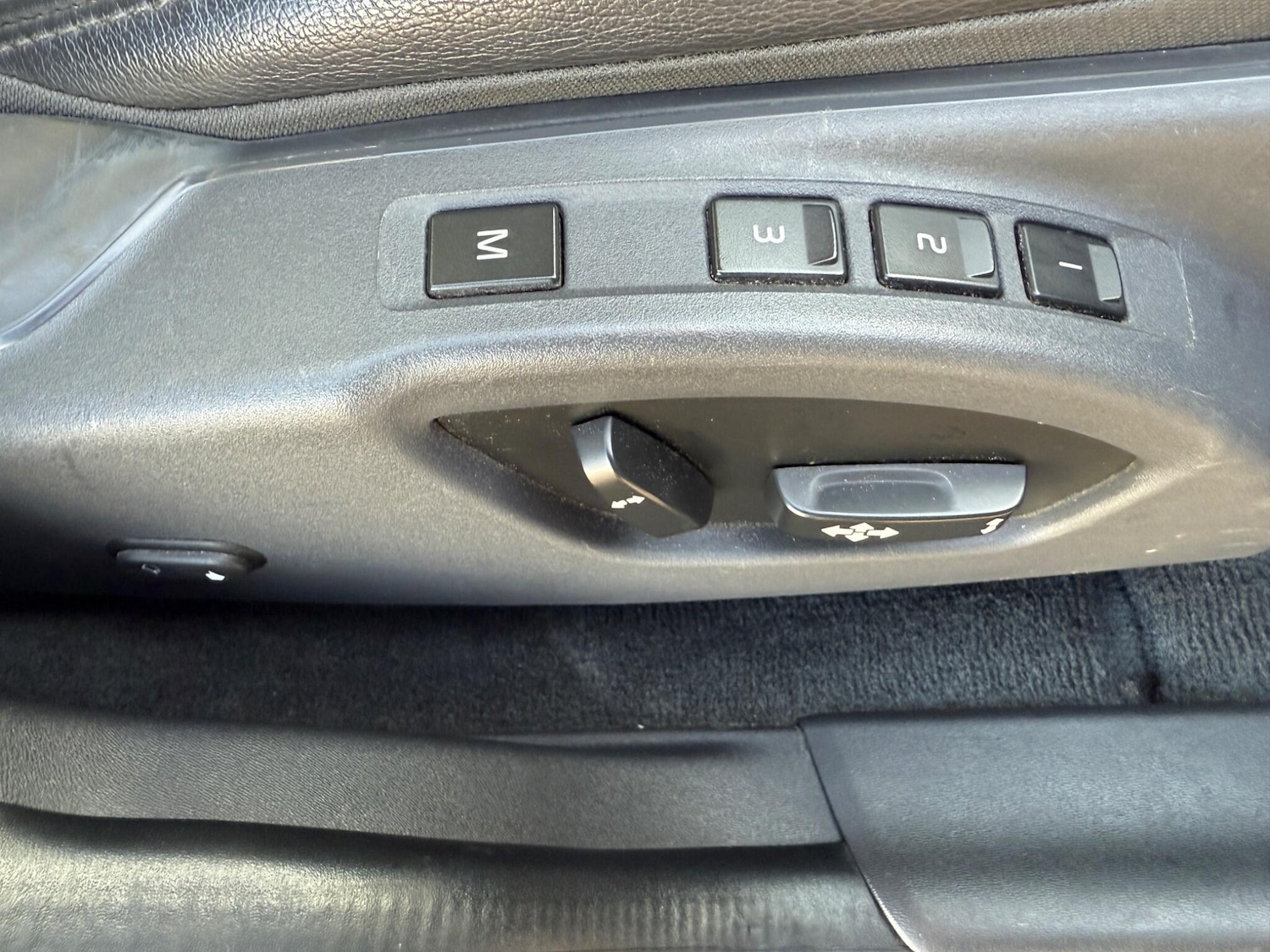 Used Volvo XC60 2017 for sale - 76688835: Photo 15