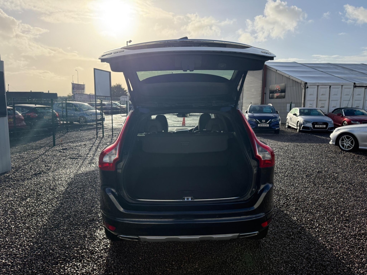 Used Volvo XC60 2017 for sale - 76688835: Photo 24