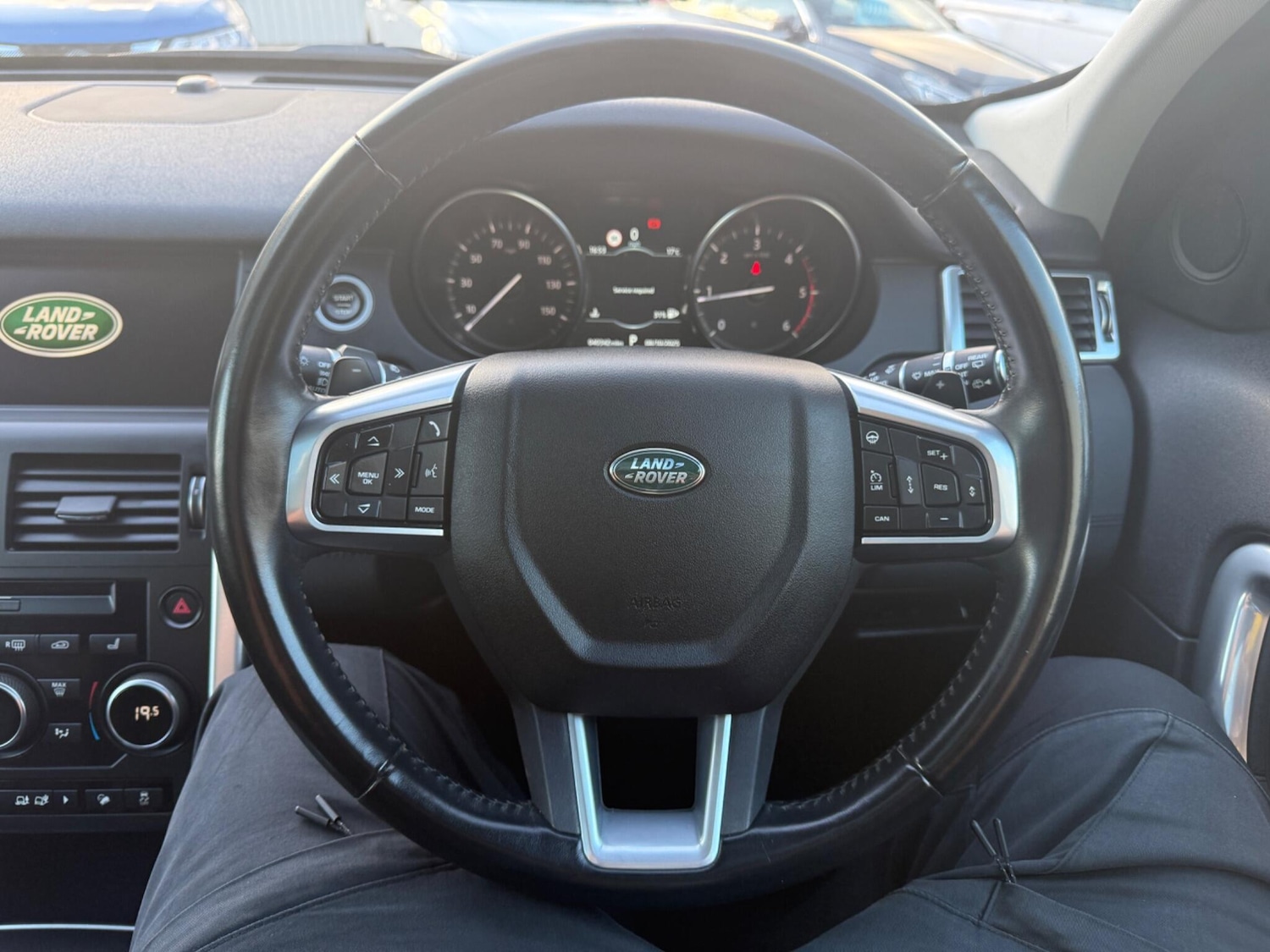 Used Land Rover Discovery Sport 2018 for sale - 76689480: Photo 26