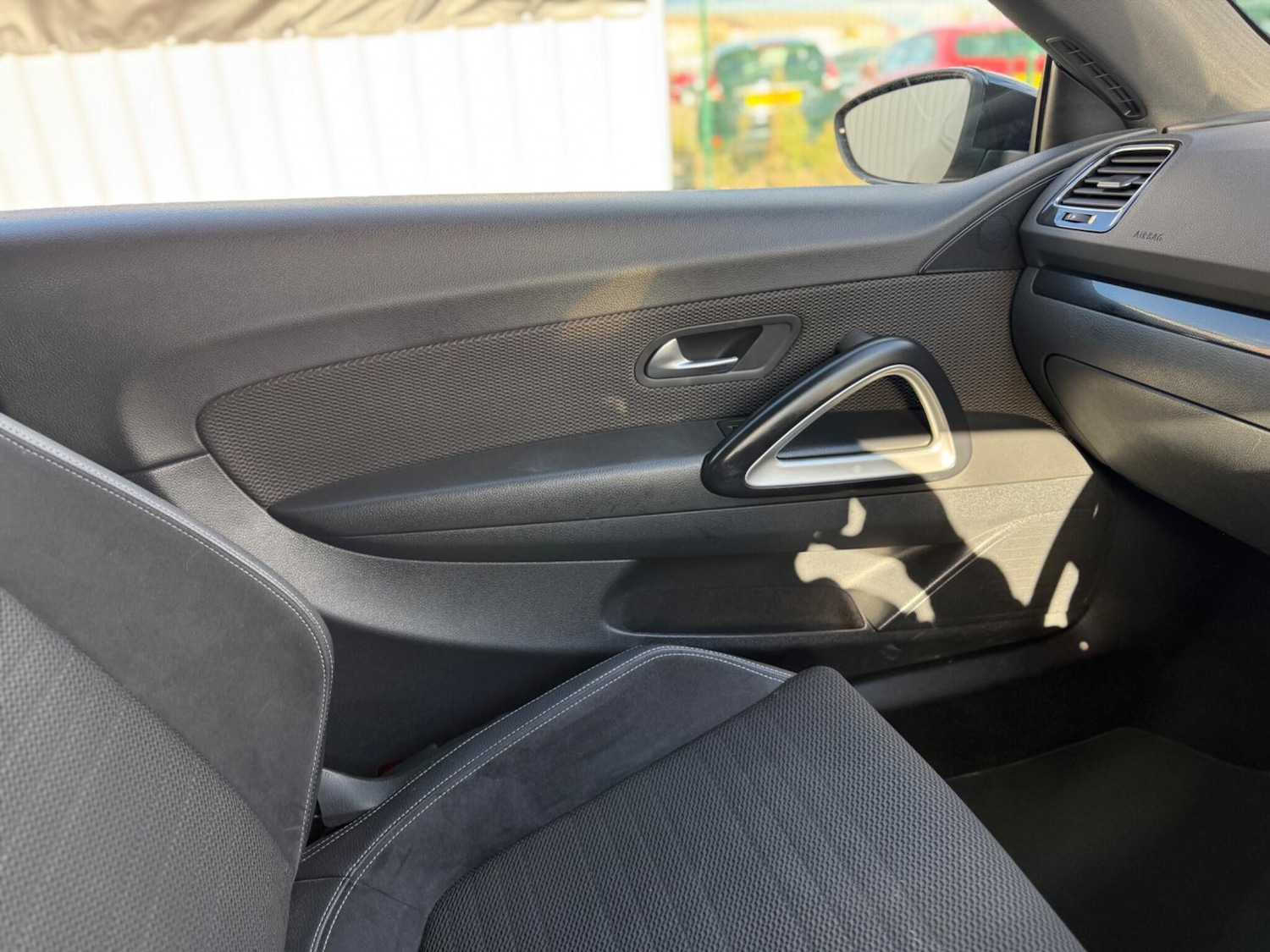 Used Volkswagen Scirocco 2017 for sale - 76688903: Photo 14