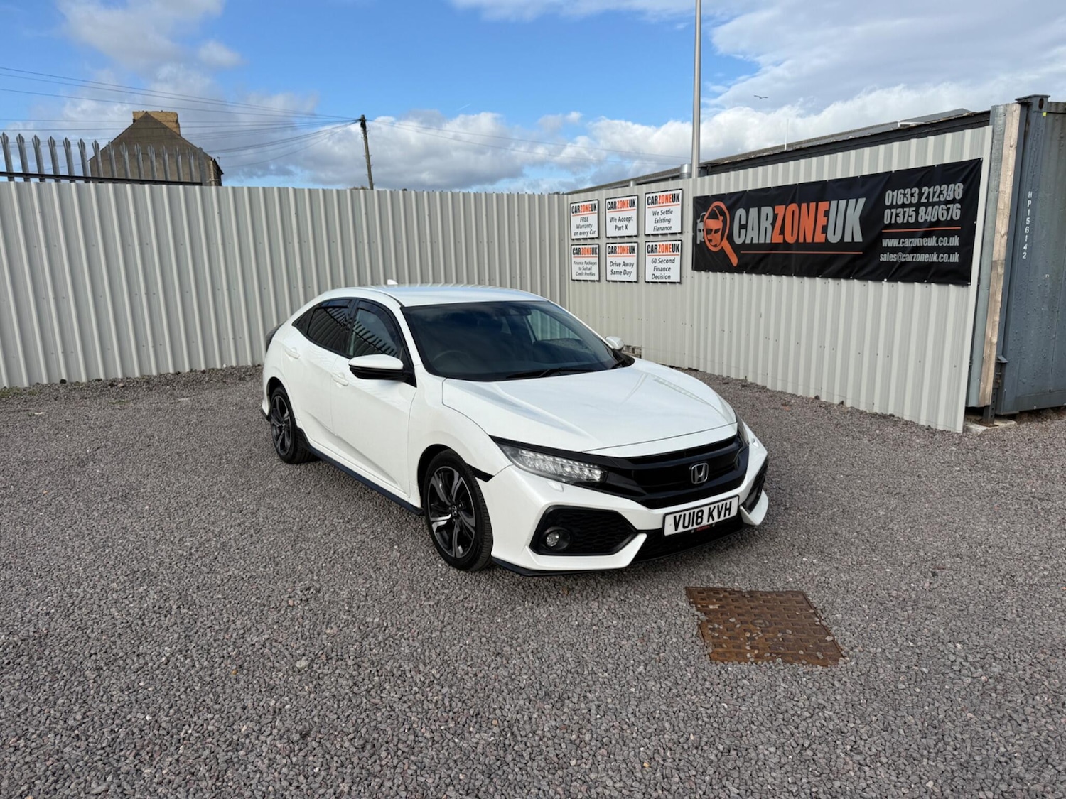 Used Honda Civic 2018 for sale - 76688975: Photo 2