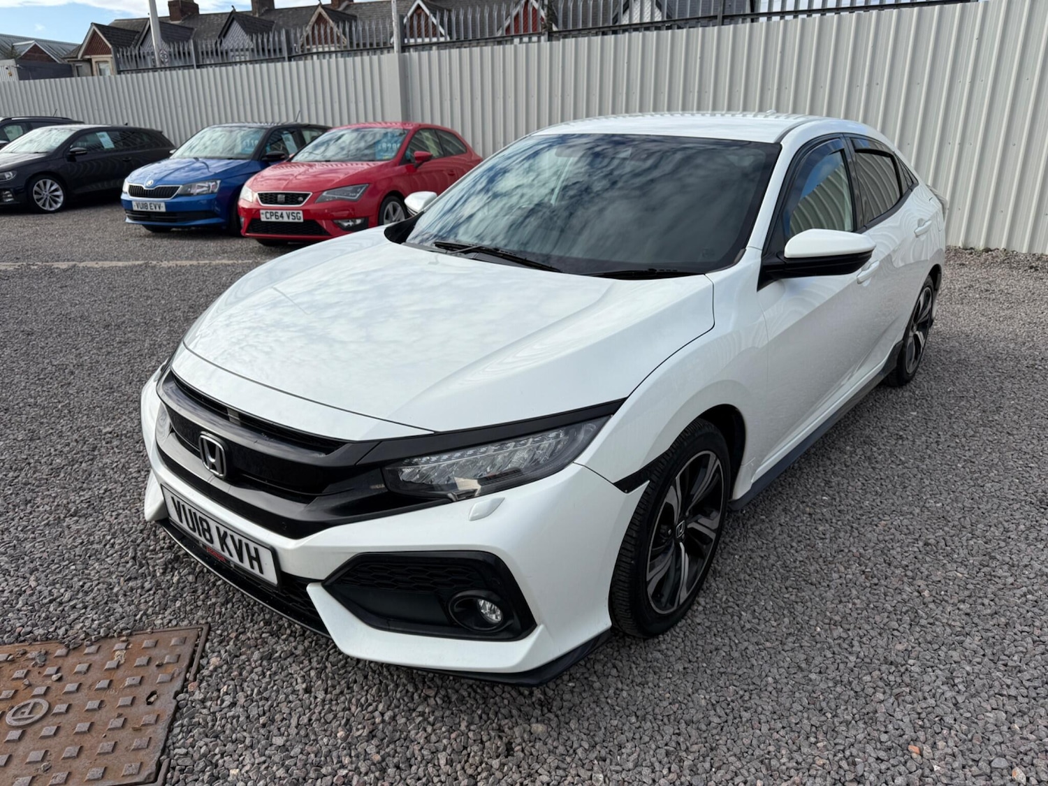 Used Honda Civic 2018 for sale - 76688975: Photo 4