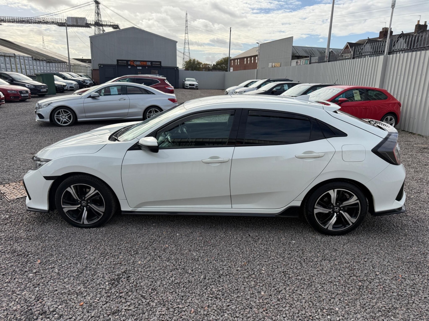 Used Honda Civic 2018 for sale - 76688975: Photo 5