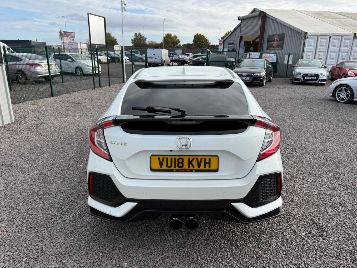 Used Honda Civic 2018 for sale - 76688975: Photo 7