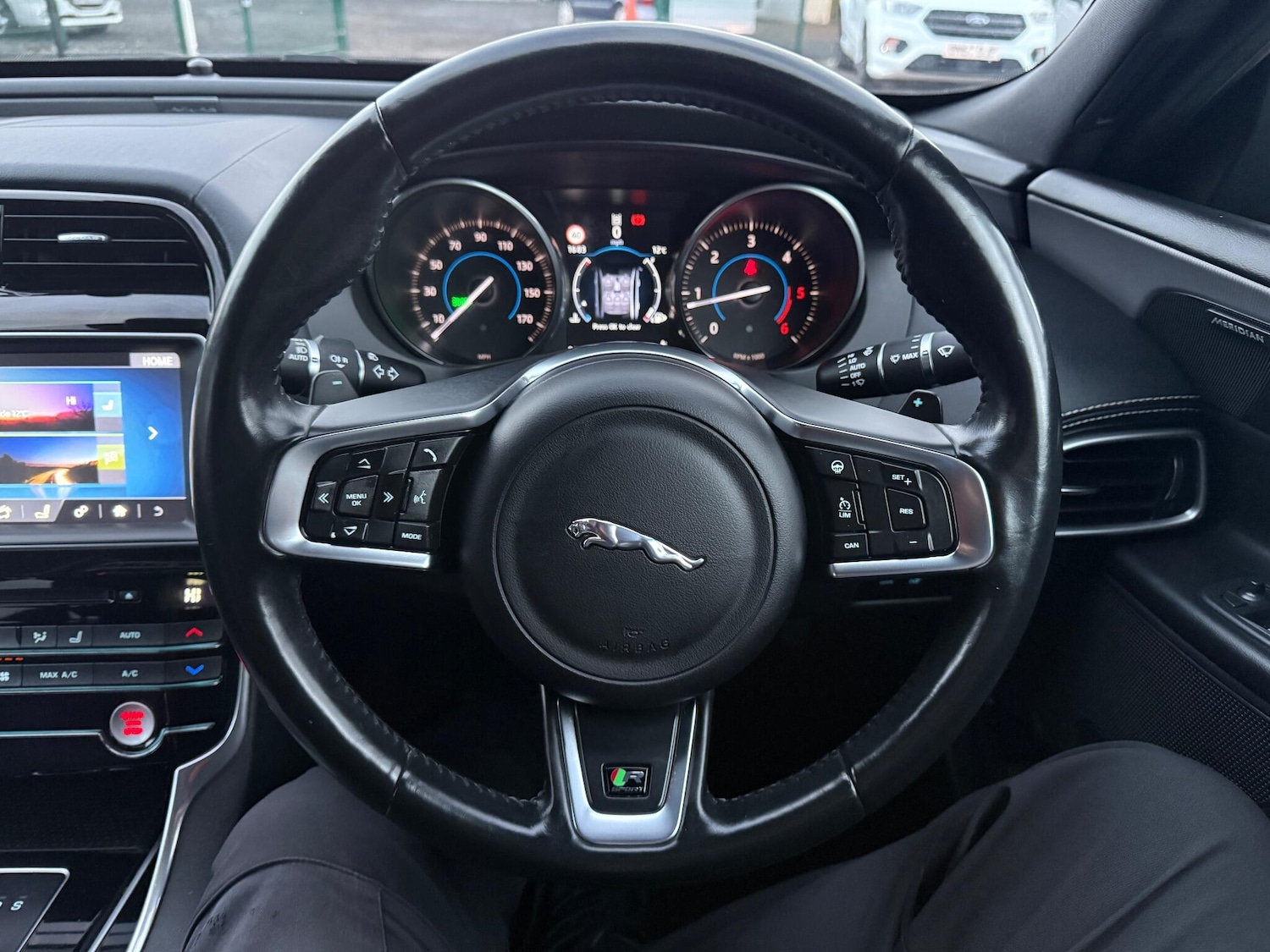 Used Jaguar XE 2017 for sale - 76866578: Photo 23