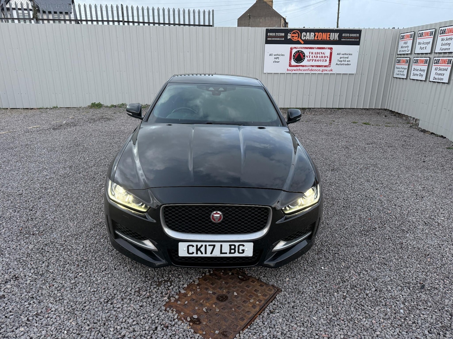 Used Jaguar XE 2017 for sale - 76866578: Photo 3