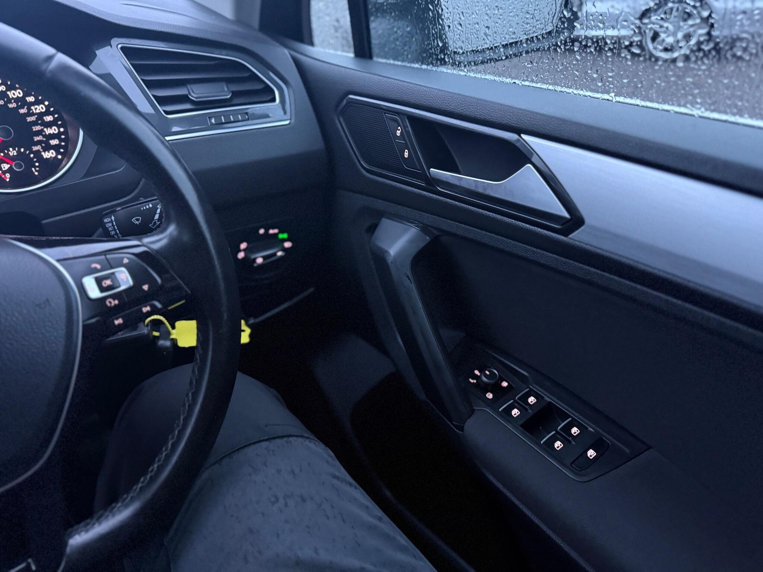 Used Volkswagen Tiguan 2018 for sale - 76976537: Photo 10