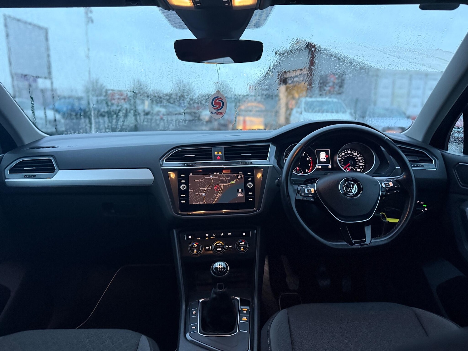 Used Volkswagen Tiguan 2018 for sale - 76976537: Photo 11