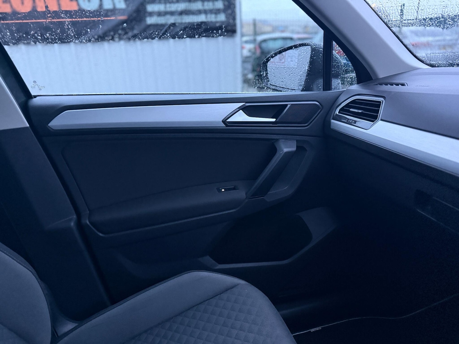 Used Volkswagen Tiguan 2018 for sale - 76976537: Photo 24