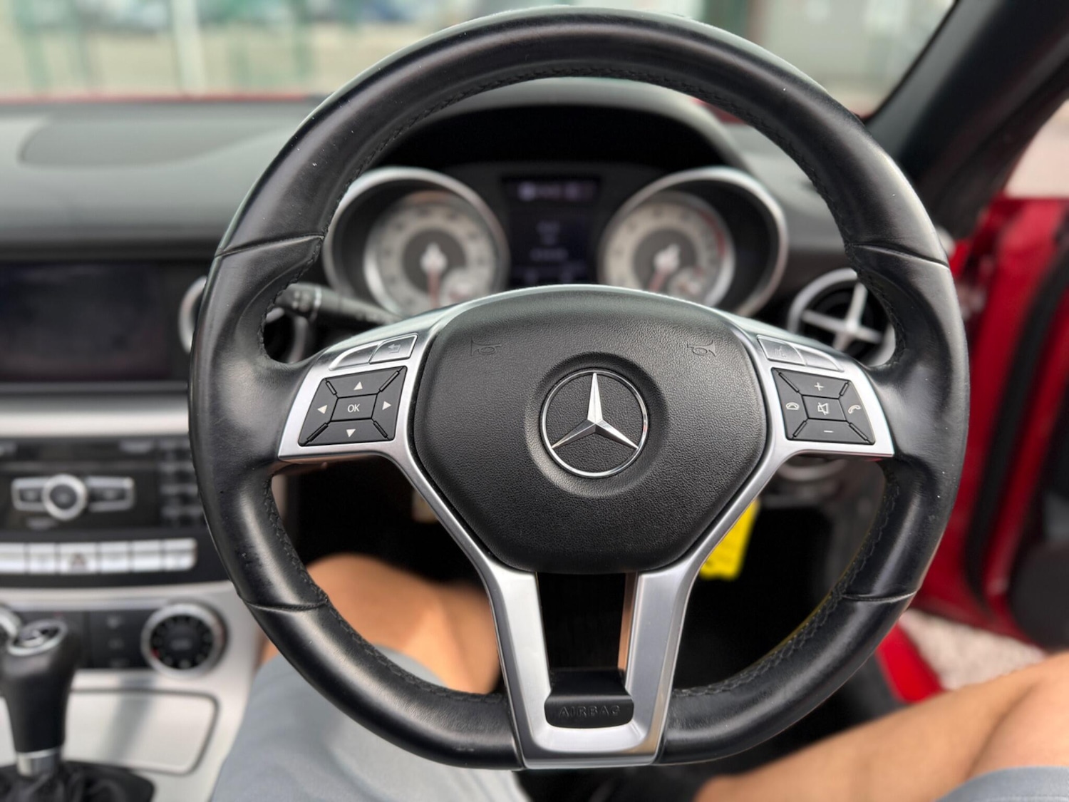 Used Mercedes-Benz SLK 2011 for sale - 76689008: Photo 28