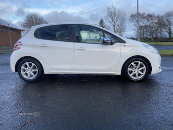 Used Peugeot 208 2014 for sale - 77332338: Photo