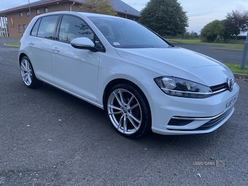 Used Volkswagen Golf 2017 for sale - 76099696: Photo