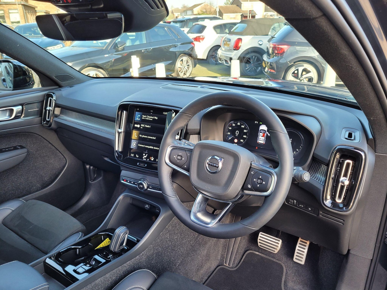 Used Volvo XC40 2021 for sale - 76714422: Photo 2