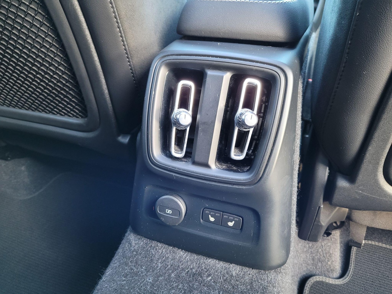 Used Volvo XC40 2021 for sale - 76714422: Photo 33