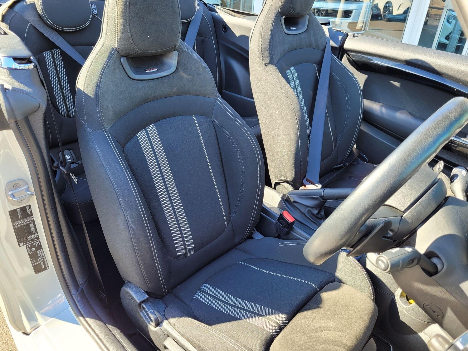 Used MINI Convertible 2018 for sale - 76109130: Photo 14