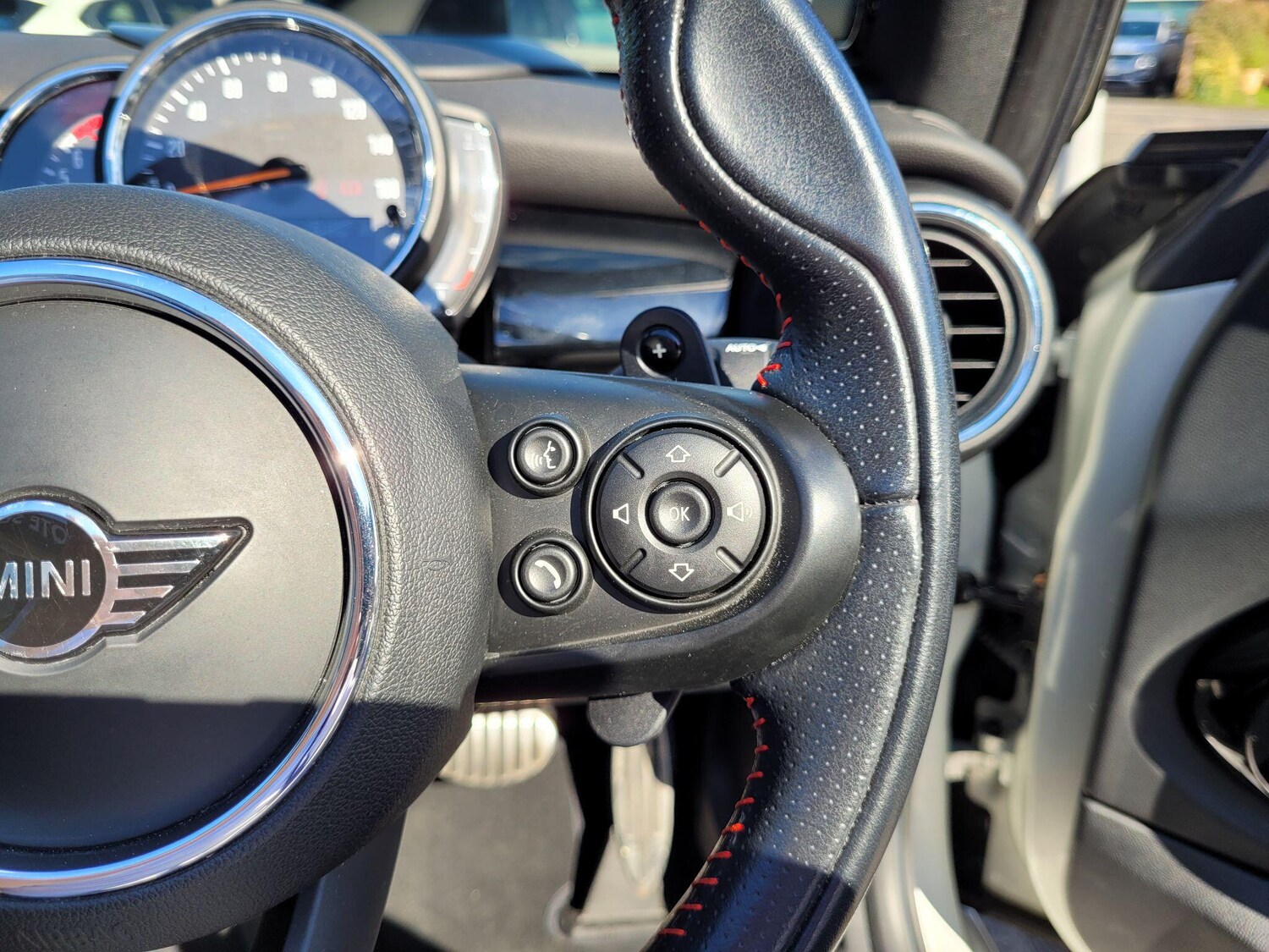 Used MINI Convertible 2018 for sale - 76109130: Photo 19