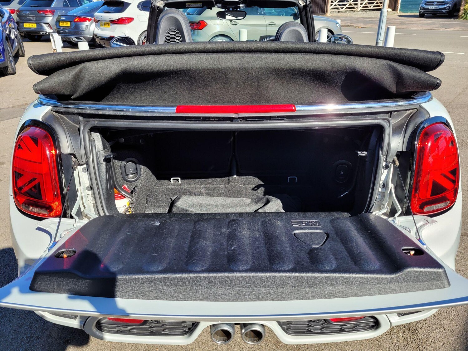 Used MINI Convertible 2018 for sale - 76109130: Photo 27