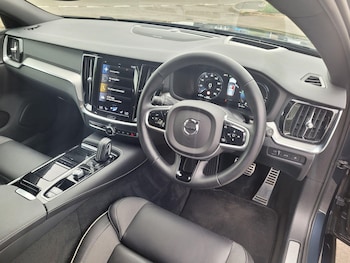 Used Volvo V60 2022 for sale - 78959817: Photo