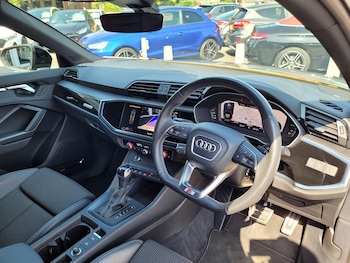 Used Audi Q3 2023 for sale - 75563043: Photo
