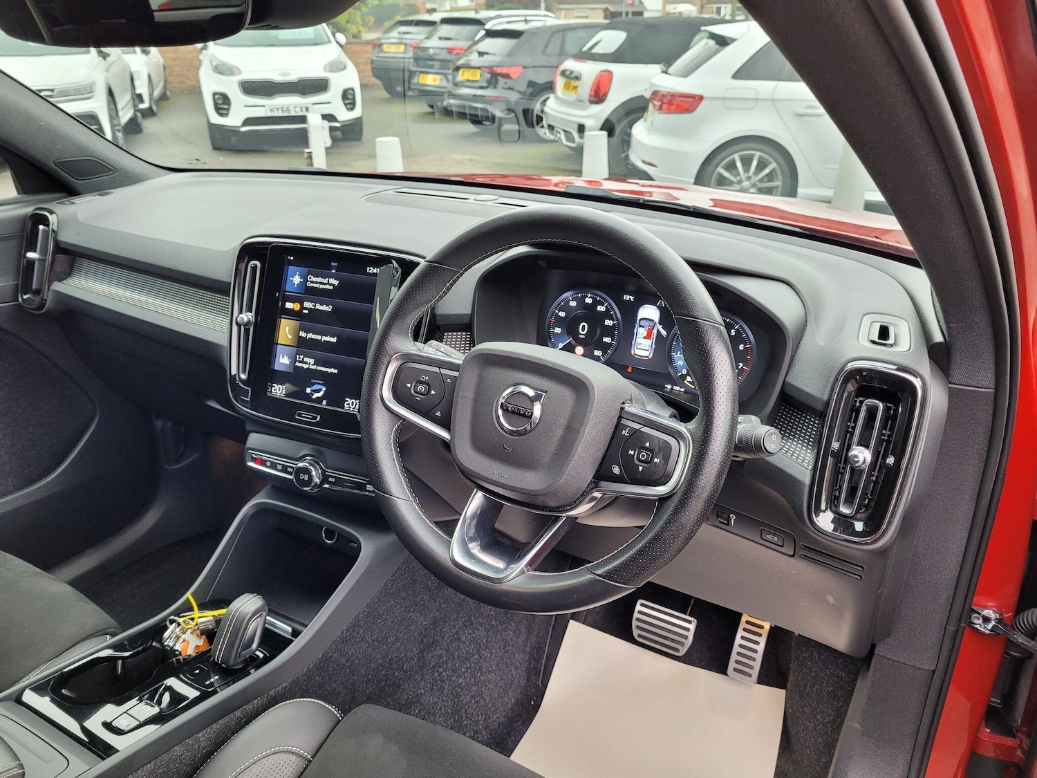 Used Volvo XC40 2020 for sale - 76227245: Photo 2