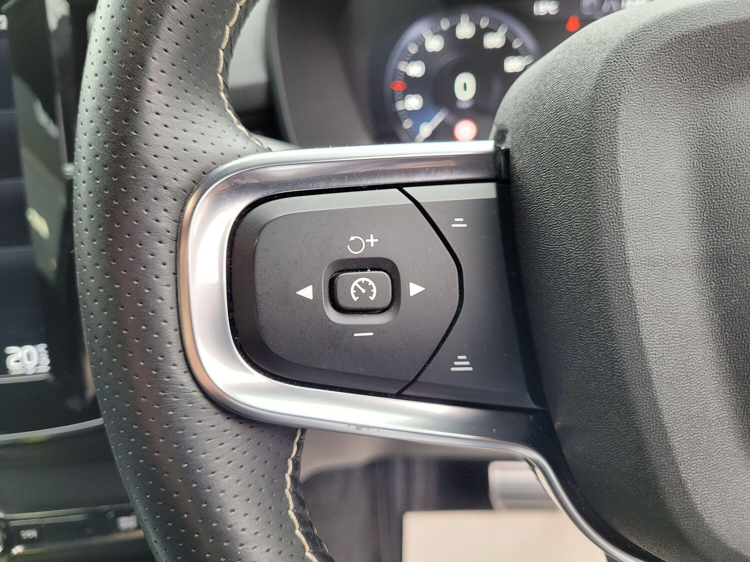 Used Volvo XC40 2020 for sale - 76227245: Photo 23