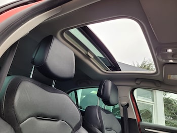 Used Renault Megane 2017 for sale - 76109297: Photo 2