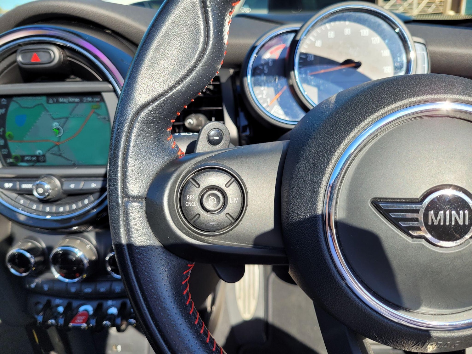 Used MINI Convertible 2018 for sale - 78170559: Photo 18