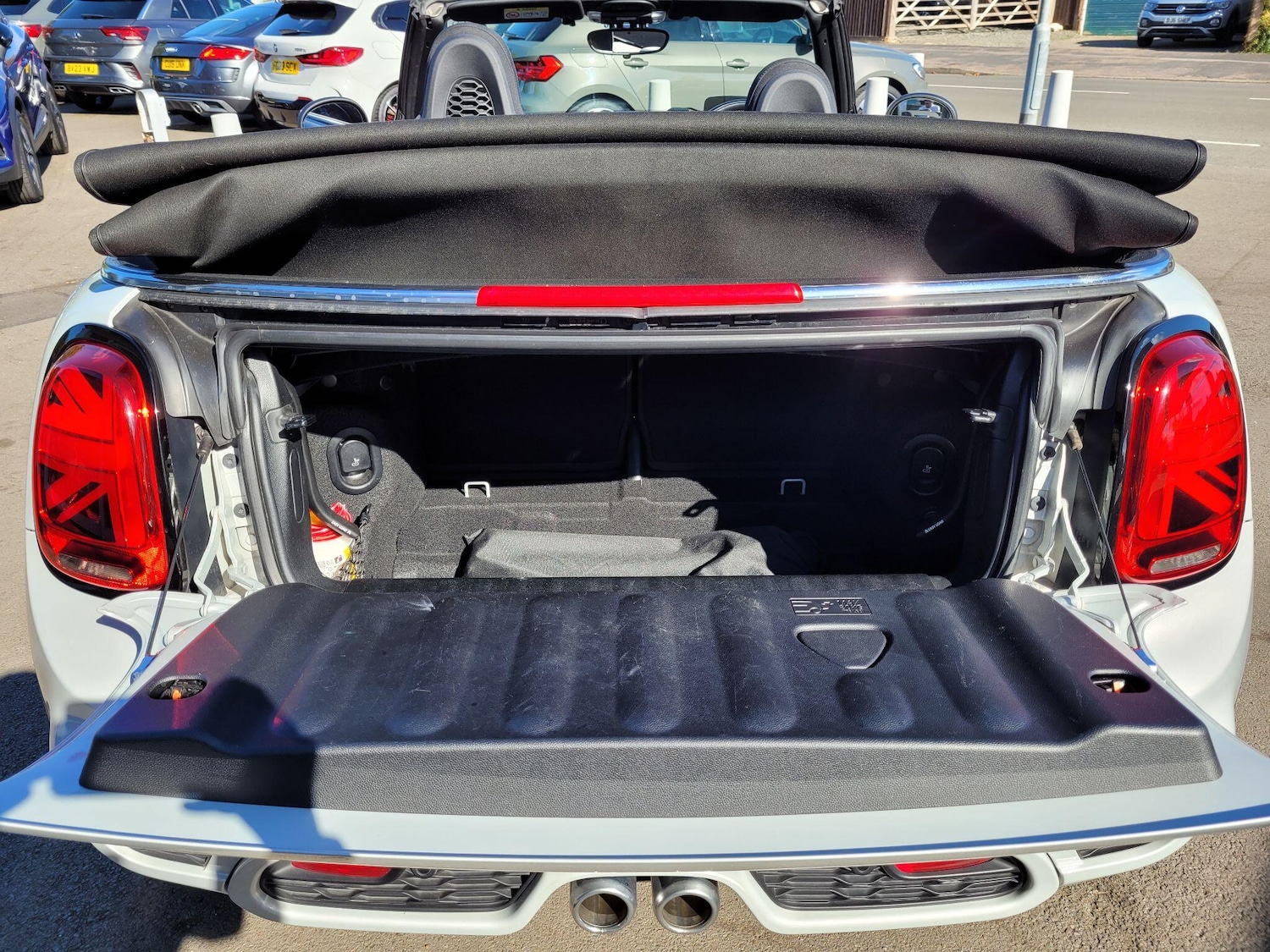 Used MINI Convertible 2018 for sale - 78170559: Photo 27