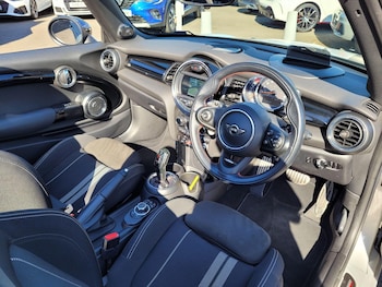 Used MINI Convertible 2018 for sale - 78170559: Photo
