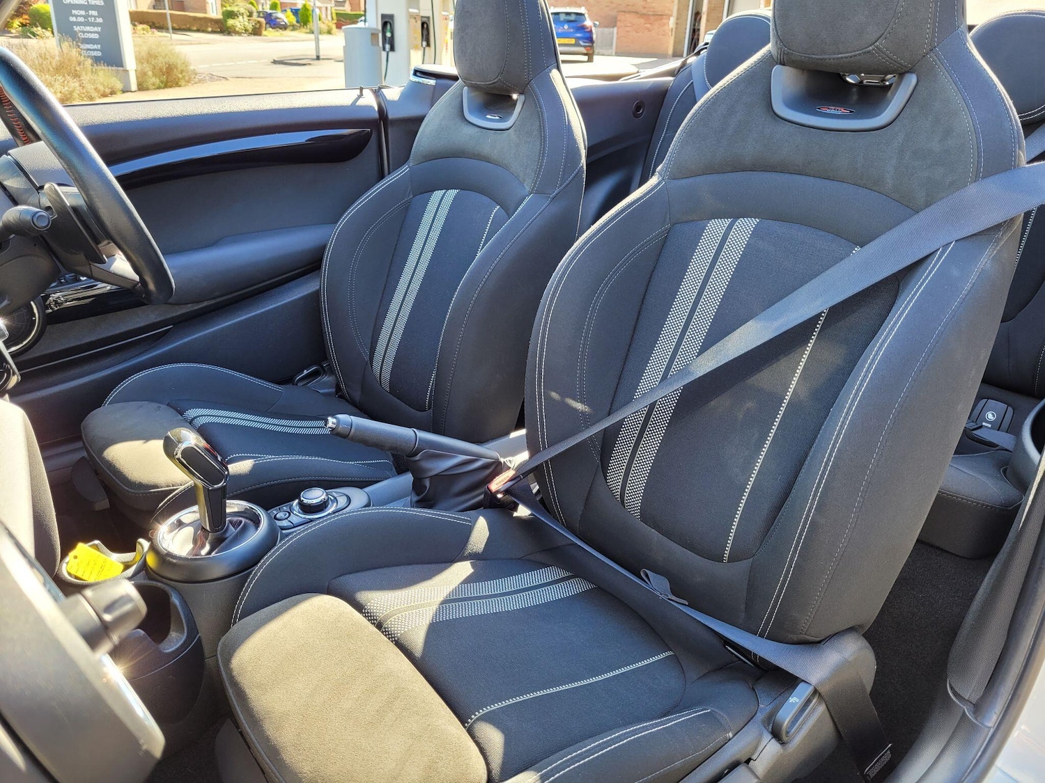 Used MINI Convertible 2018 for sale - 78170559: Photo 30